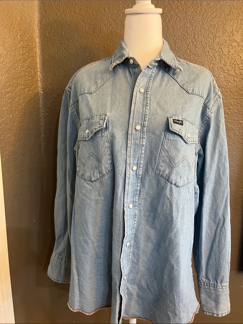 VINTAGE Wrangler Light Denim Western Button-Up Shirt - Pale Blue size L